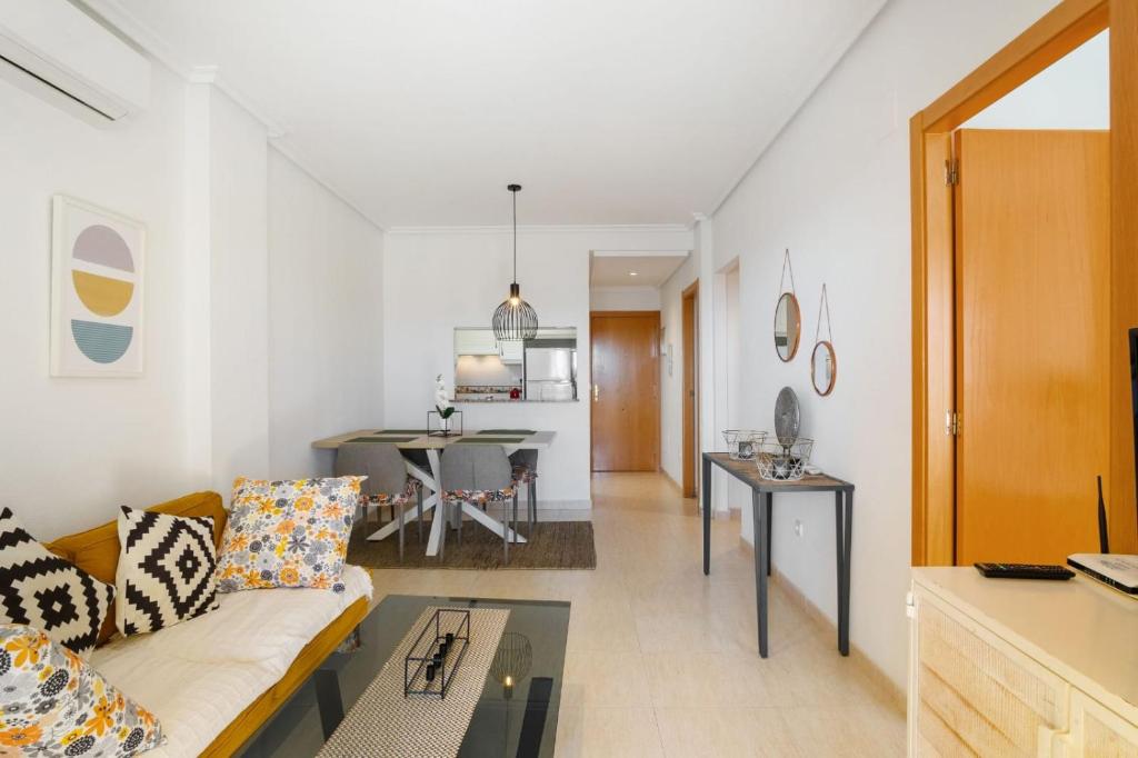 Nice modern 2 bed apartment in Torrievieja - 4