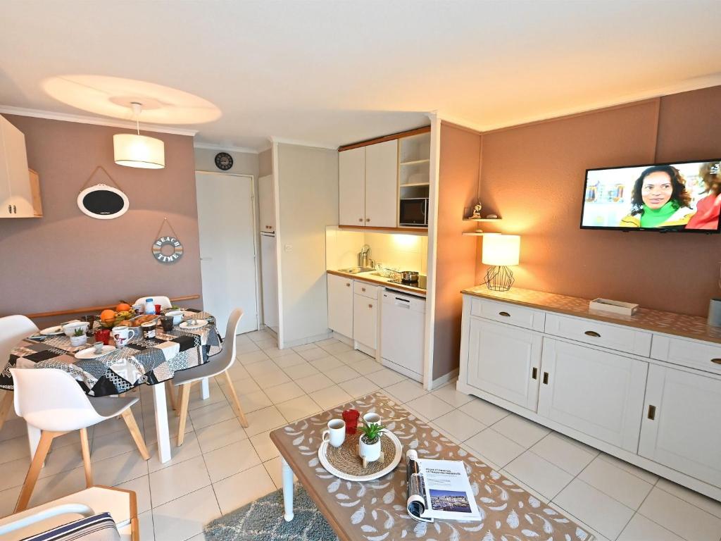 Studio Le Belvédère - R8 327 by Interhome - 3