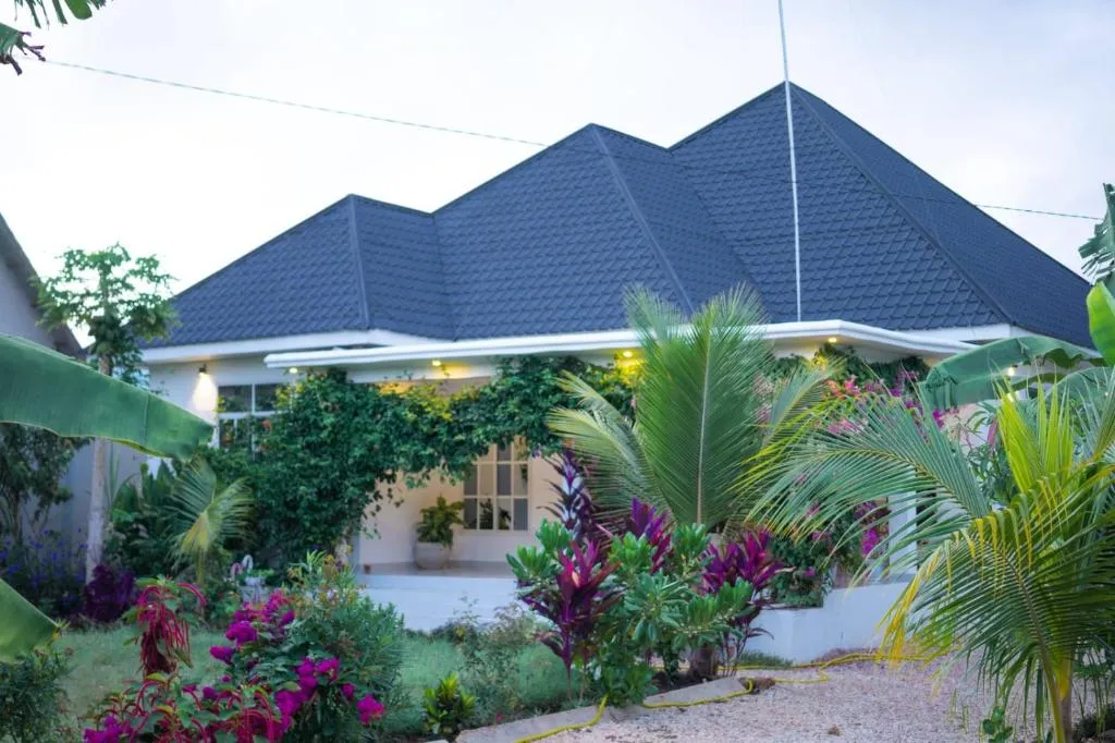 Blossom House Zanzibar, hotel in Kitongani