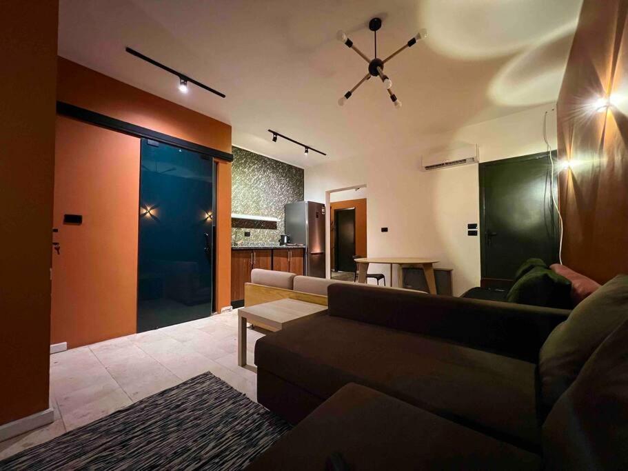 Pop-art studio in Zamalek (no visits), Káhira