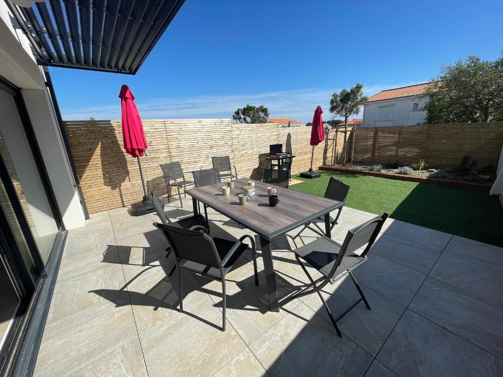 Villa Contemporaine Près de la Plage avec Jardin, Terrasse et Wifi - FR-1-22-359 - 1