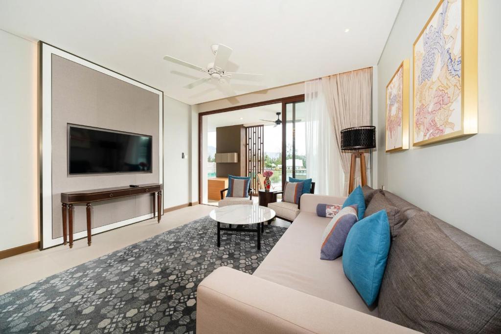 Angsana Oceanview apartment in the center of Laguna with lake view, pláž