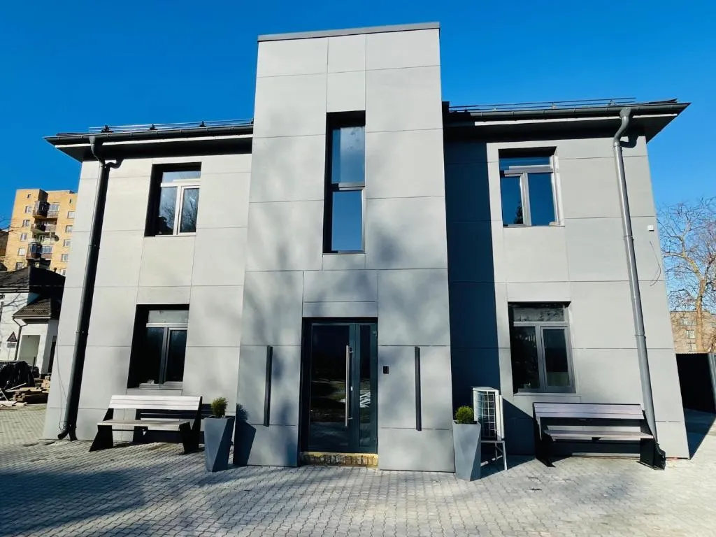 BRIVIBAS RESIDENCE - WEST / EAST, free PRIVAT parking, free WIFI, self check-in, hotel v Rize