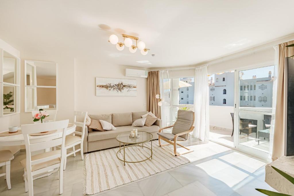 Calahonda Duplex 4 Balconies, Views, Fast WiFi - 3