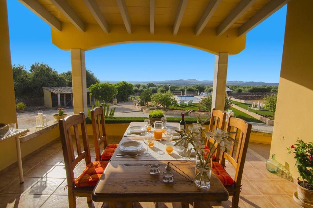 Finca Can Confit - Grupo Berna, Campos