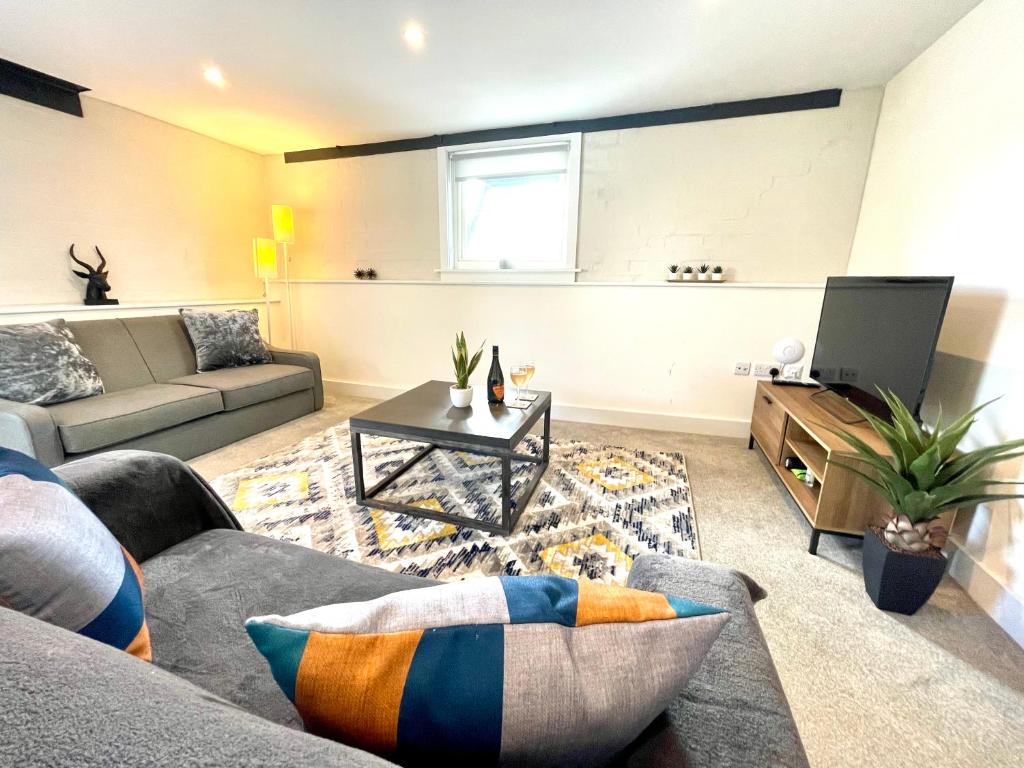 New Executive Apartment Perfect for Contractors & Pilots