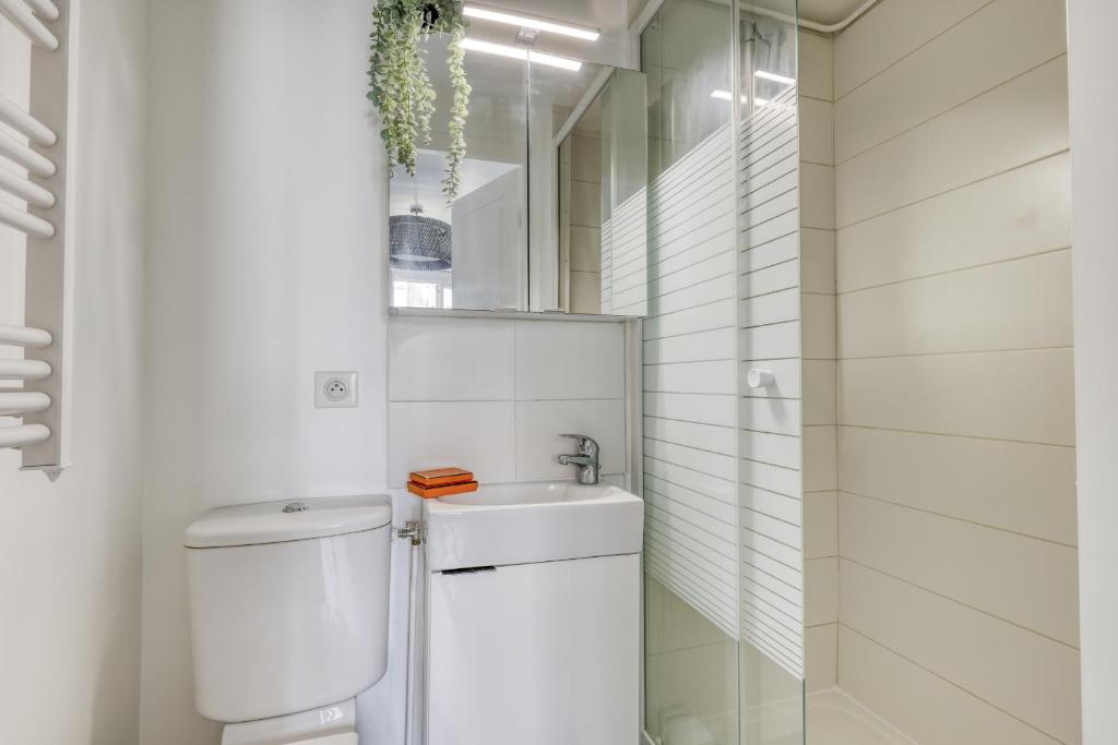 Branded New Cozy Studio in the Heart of Paris 17 - 4