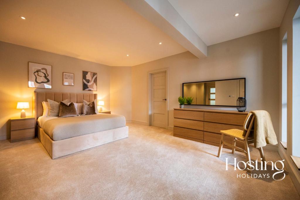 The Elizabeth Suite - 3 Bedroom With Parking, Henley on Thames