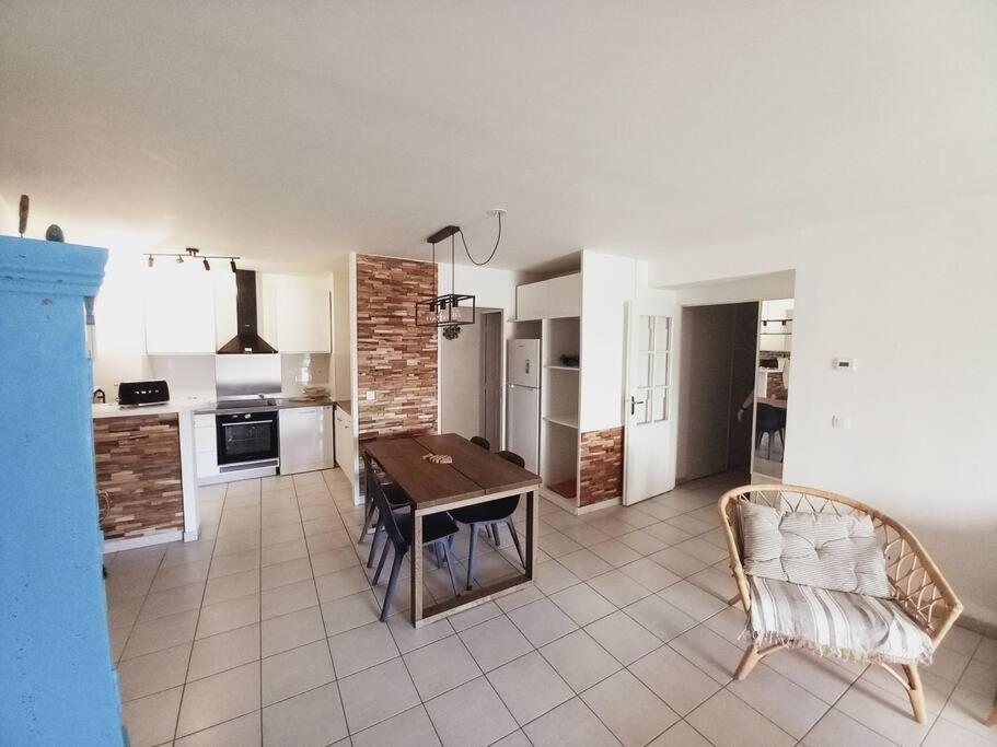 Arcachon Hyper Centre - spacieux appartement 2 chambres parking et terrasse - 4