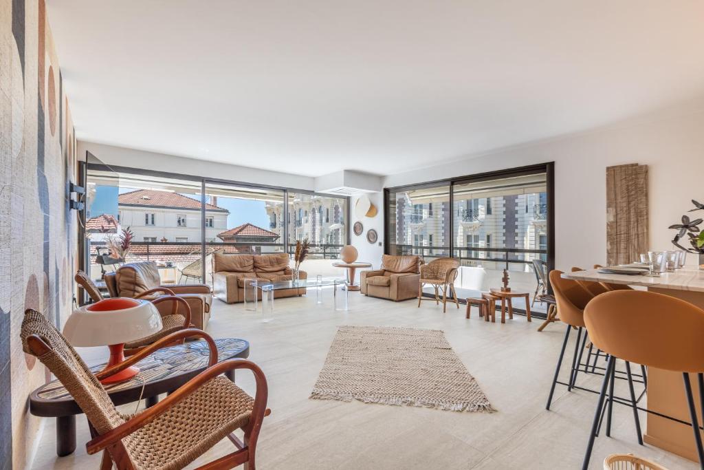 LB Vacation Rentals I A short Stroll to Palais, Beach, Terrace & Seaview - 5