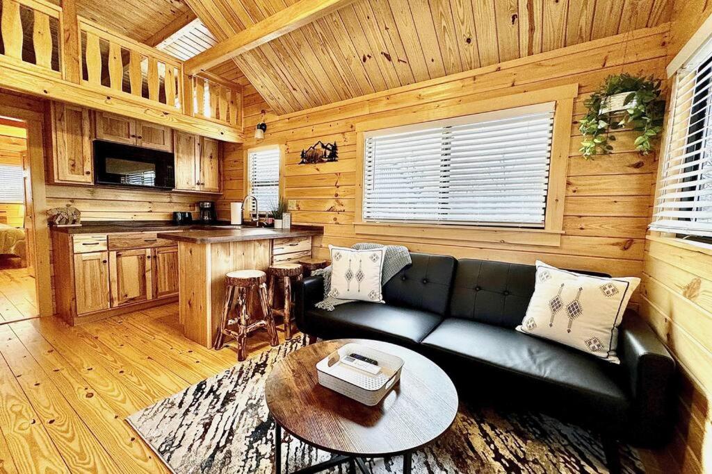 Charming Log Cabin with Loft on Lake James- Private Resort Amenities, Marion