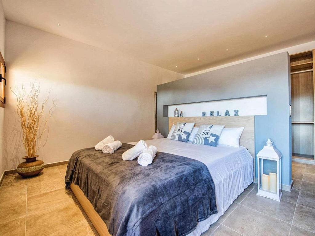 Finca in Manacor with Pool & Near Beaches - 5