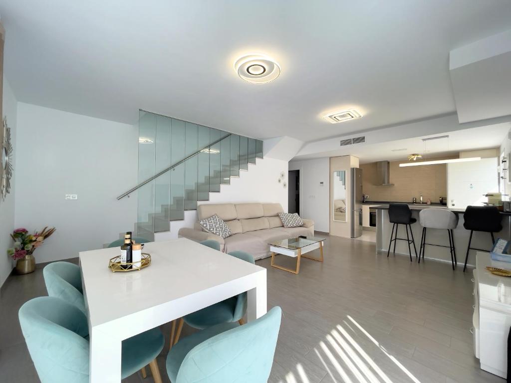 Perfect Getaway Villa - 3