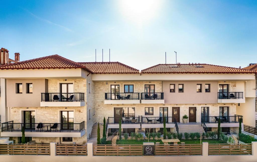 Mpikas Holidays, Ierissós