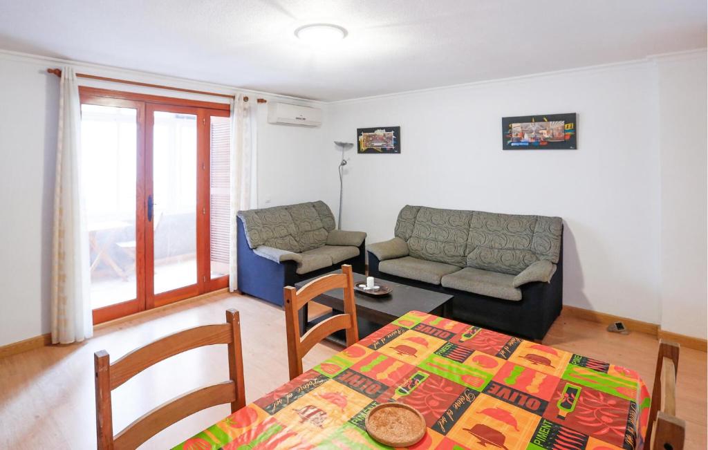 2 Bedroom Amazing Apartment In Torrevieja - 2
