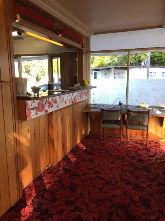 フロント・ロビー