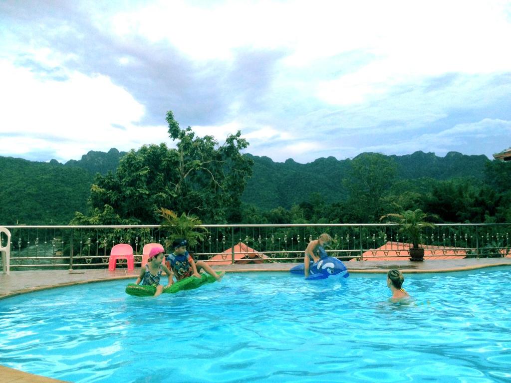 Swimming pool