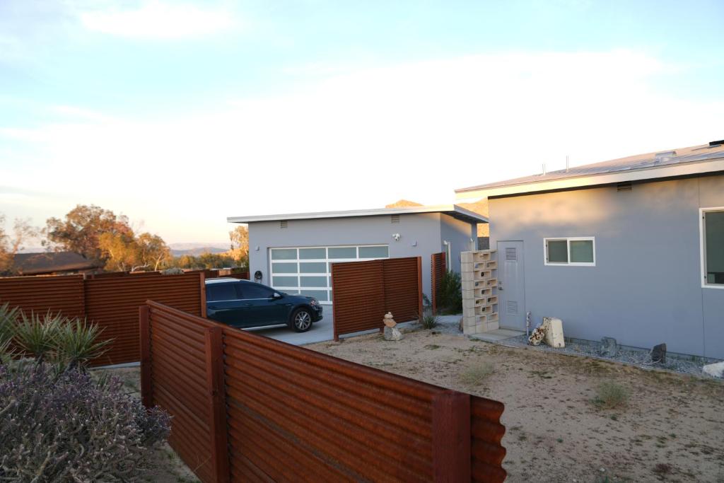 Whistling Cloud/ Design+Desert Views+National Park, Joshua Tree