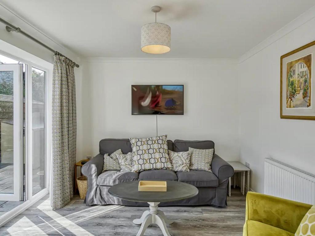 Pass the Keys Modern Manchester House with Airport Links, Cheadle