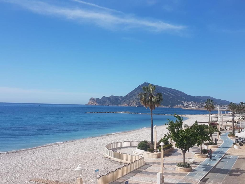 Apartamento con acceso directo al mar en Altea y parking - 2