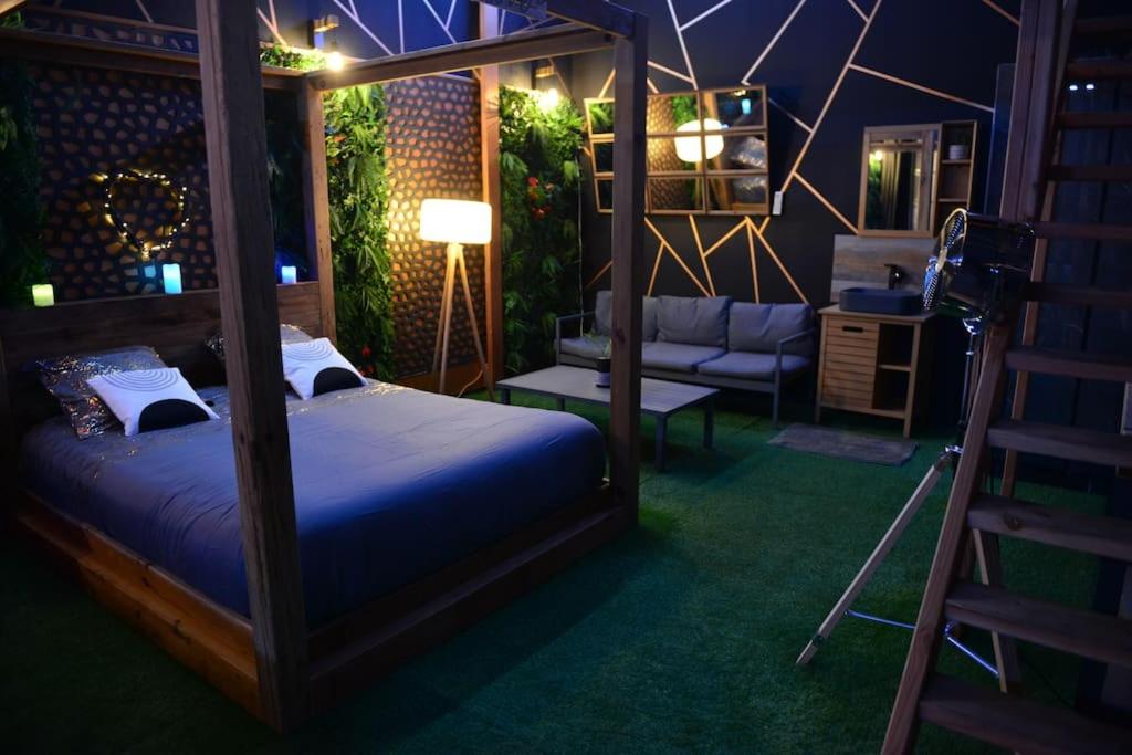 Suite Luxure : Nîmes, France - 2