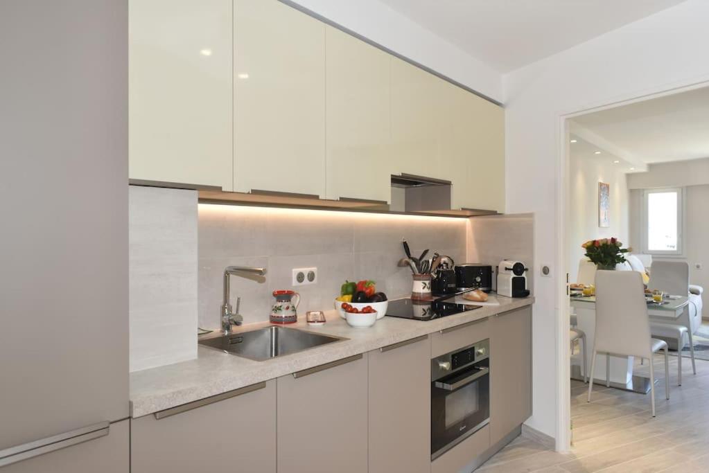AU PORT - BRAND NEW flat w 1 bedroom, balcony, parking, AC - 4