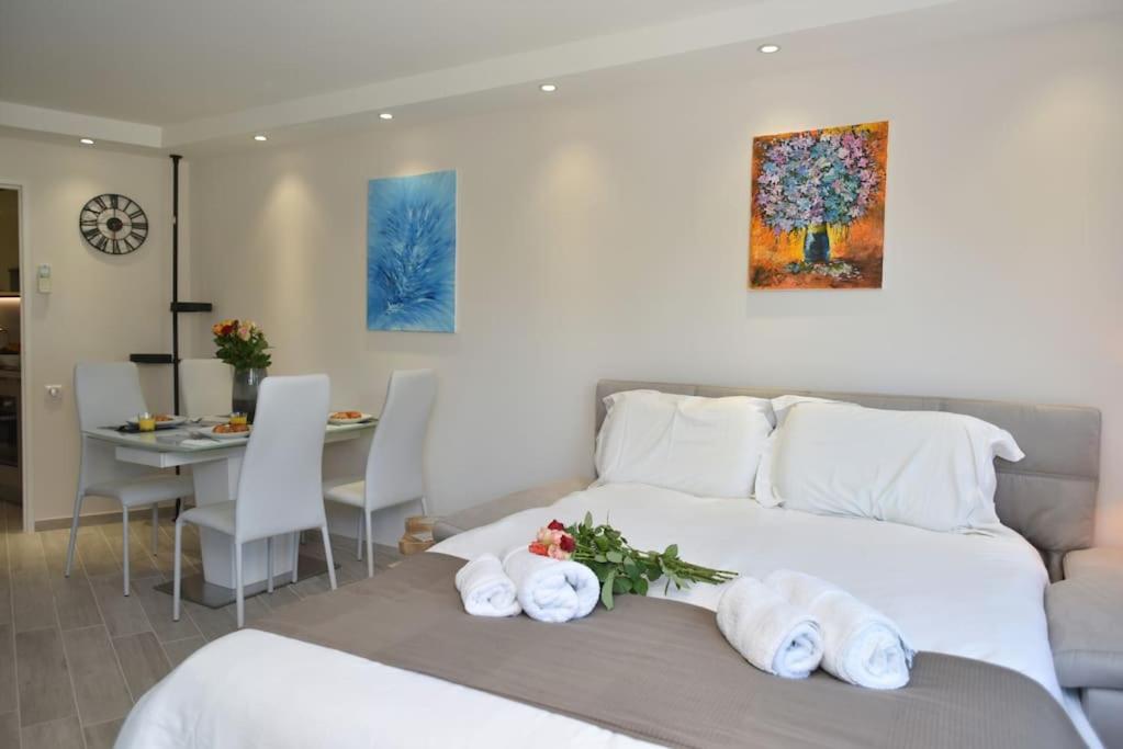 AU PORT - BRAND NEW flat w 1 bedroom, balcony, parking, AC - 5