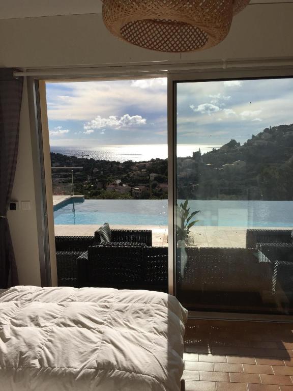 new! Villa privée avec piscine individuelle et vue mer panoramique, au calme, proche plages et Saint-Tropez - 3