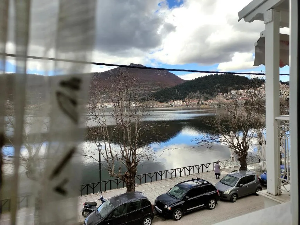 Paraliako katerina Studios & Rooms - Biker Friendly Hotel, hotel en Kastoria