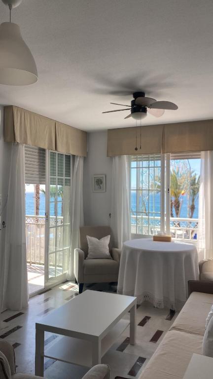 Apartamento en Primera Linea - 2