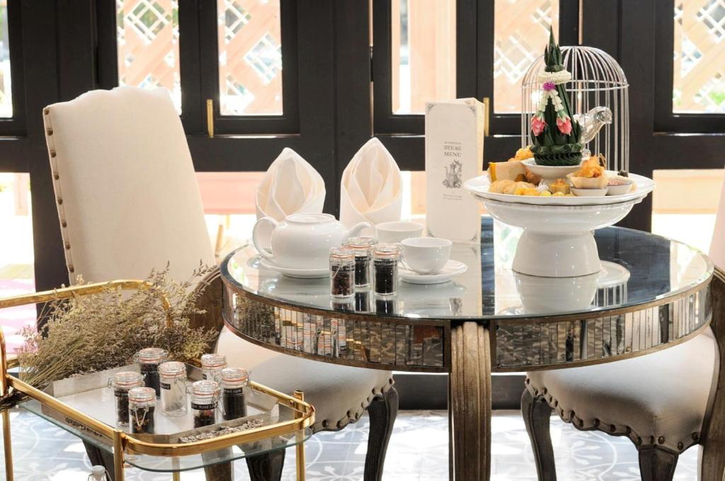 طعام و مشروبات