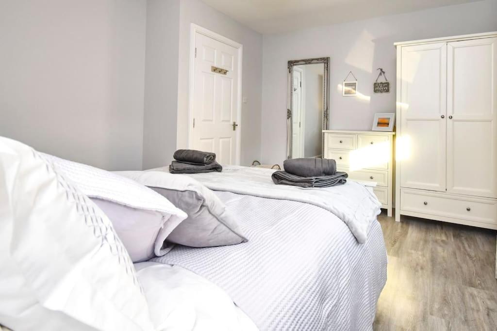 Tilly's Lookout - 3 bed/ 2 bathroom sea views, Amble