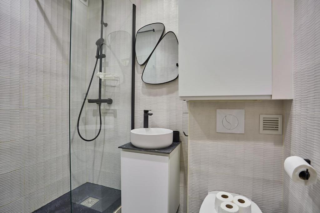 Apartment Sacré coeur by Studio prestige - 5