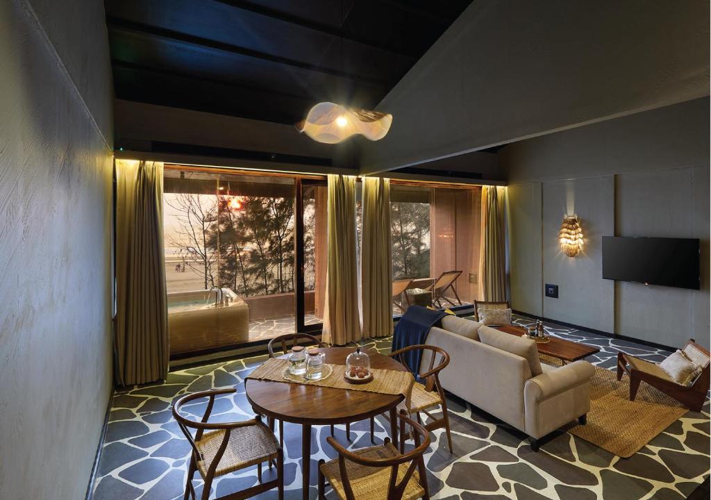 Facilities, RED THREAD MORJIM in Goa