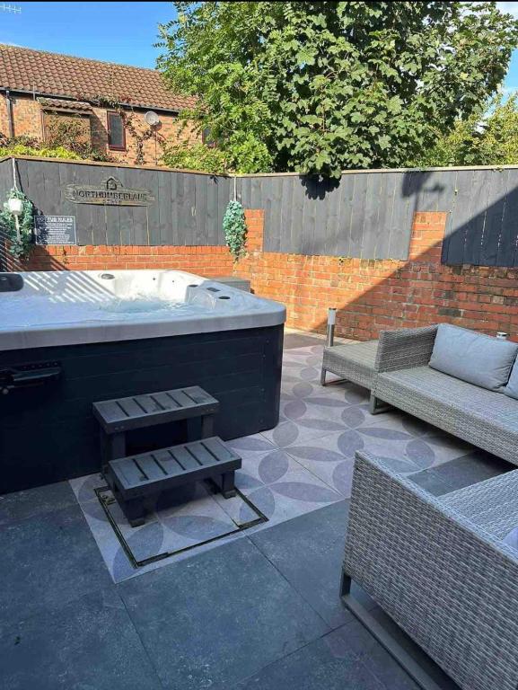Town center cottage with Hot tub, Morpeth