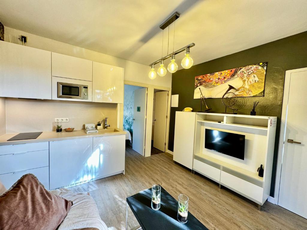 Golden Mile Apartment Near to Puerto Banus - EaW Homes - 4