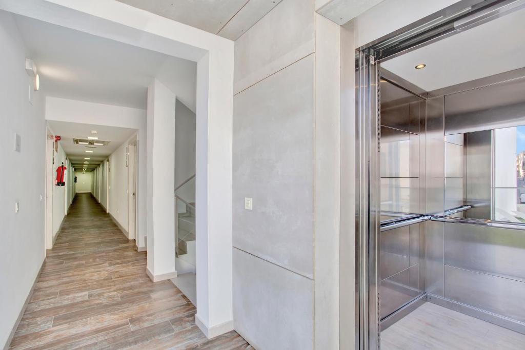 Paradise Sun - Stylish 1BR Apartment with Pool, Terrace & Rooftop Bar, 100 m from Corralejo Beach - 4