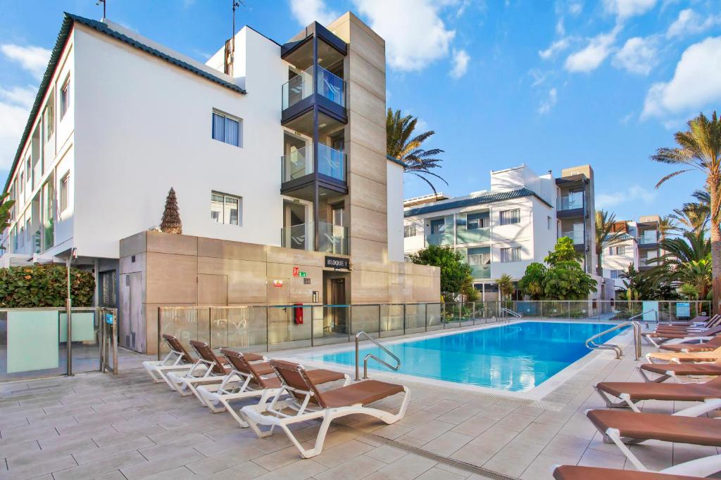 Paradise Sun - Stylish 1BR Apartment with Pool, Terrace & Rooftop Bar, 100 m from Corralejo Beach - 1