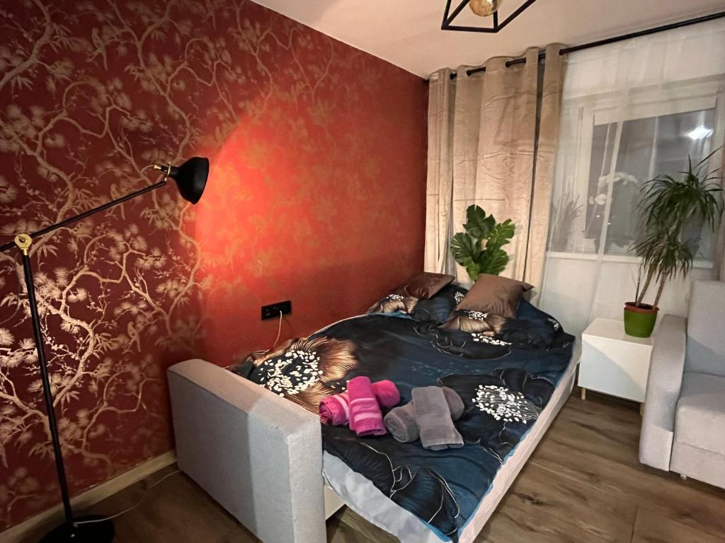 Kameralna kawalerka w stylu loftu blisko centrum, Varsavia