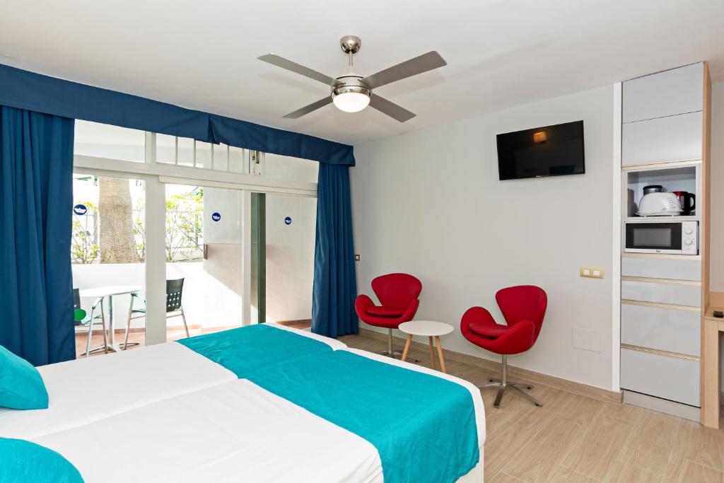Apartamentos Panorama Adults Only — Hotel rooms in Puerto del Carmen, Canary Islands