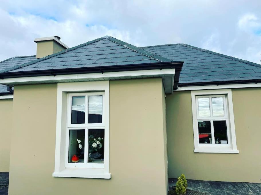 Mountain View - Cosy Country Cottage, Cahersiveen