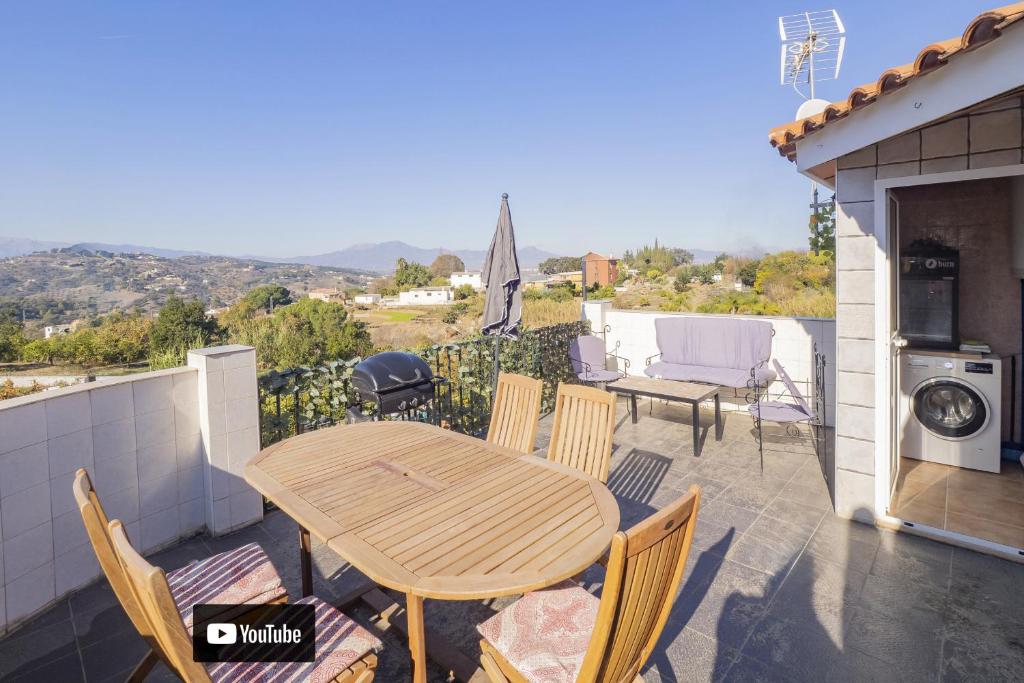 Cubo's Casa La Bravo BBQ Roof Terrace - 2