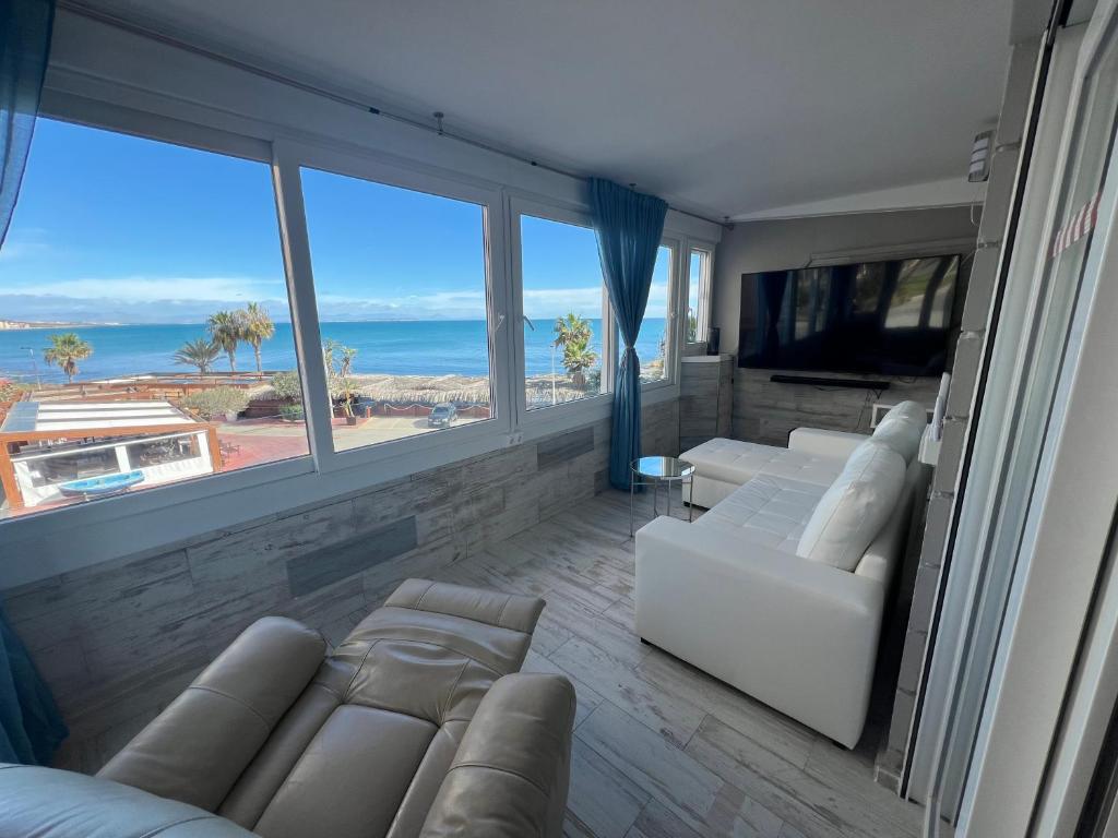 La Mata apartment on the first line of the sea - 4