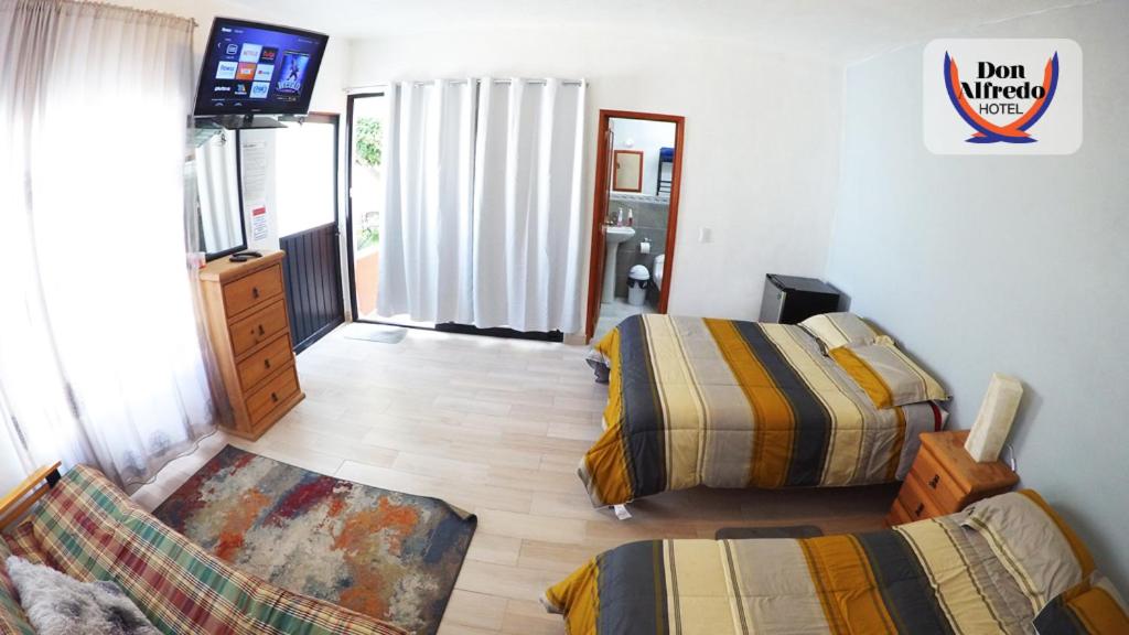 SIQUEIROS HABITACIÓN - 1
