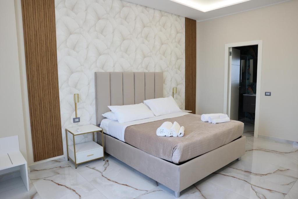 Napoli Central Suites - 4