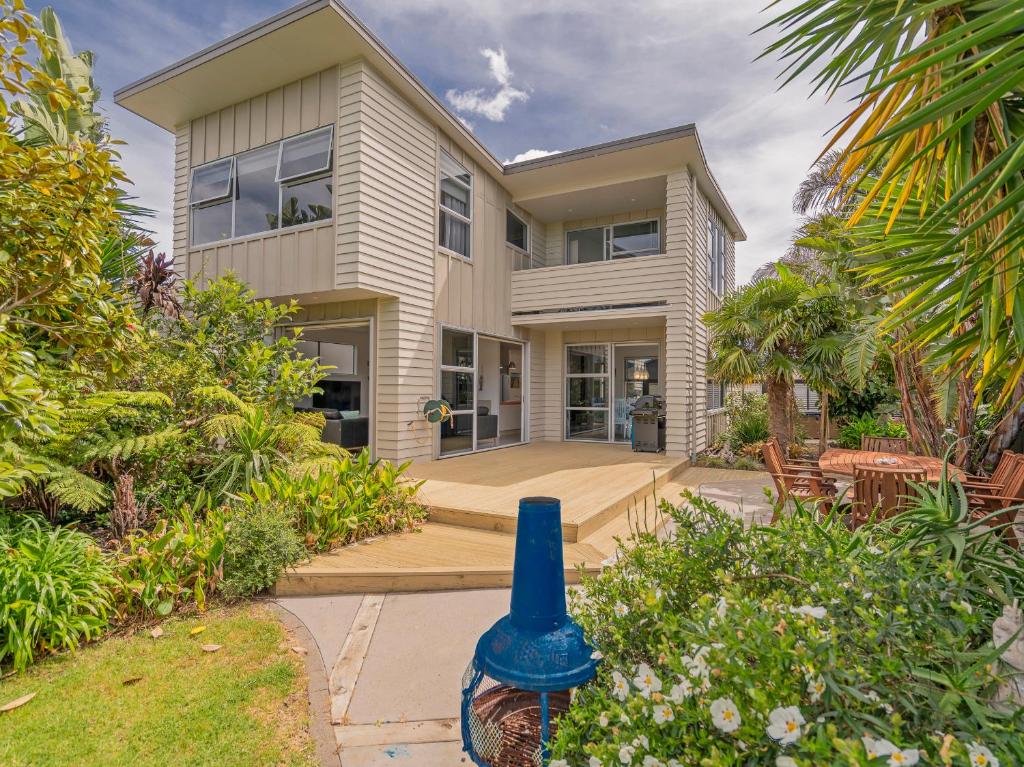 Acacia Cote - Whitianga Holiday Home, Whitianga