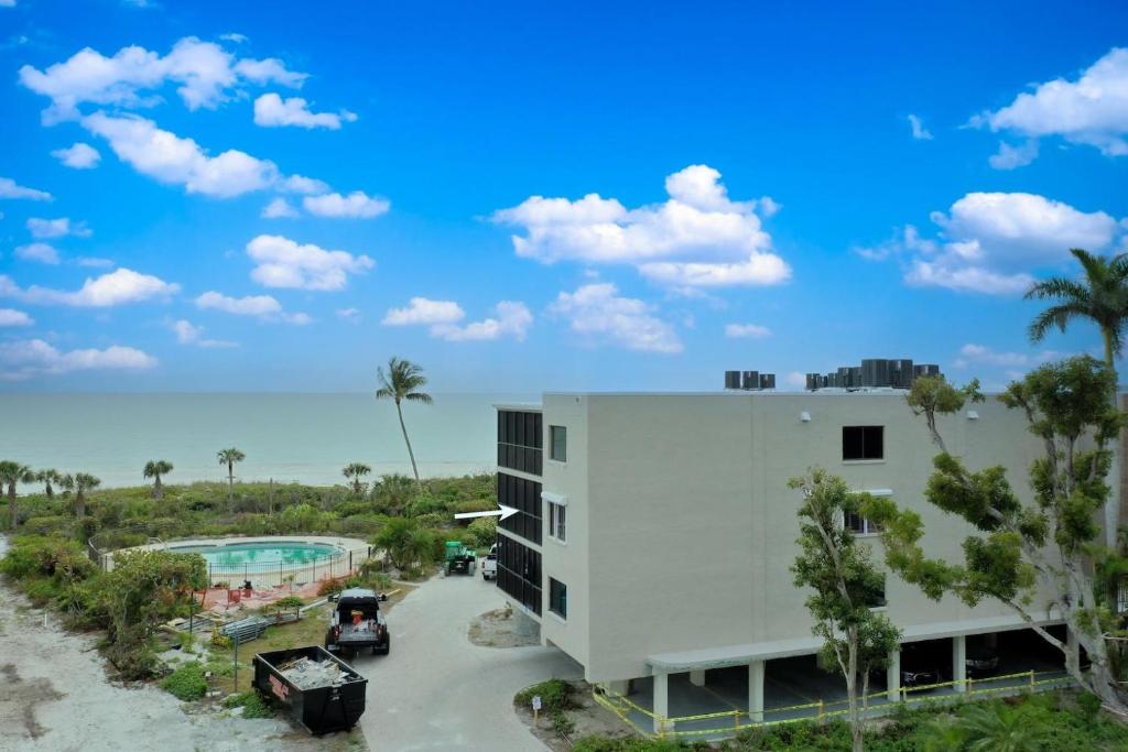 Atrium #201, Sanibel