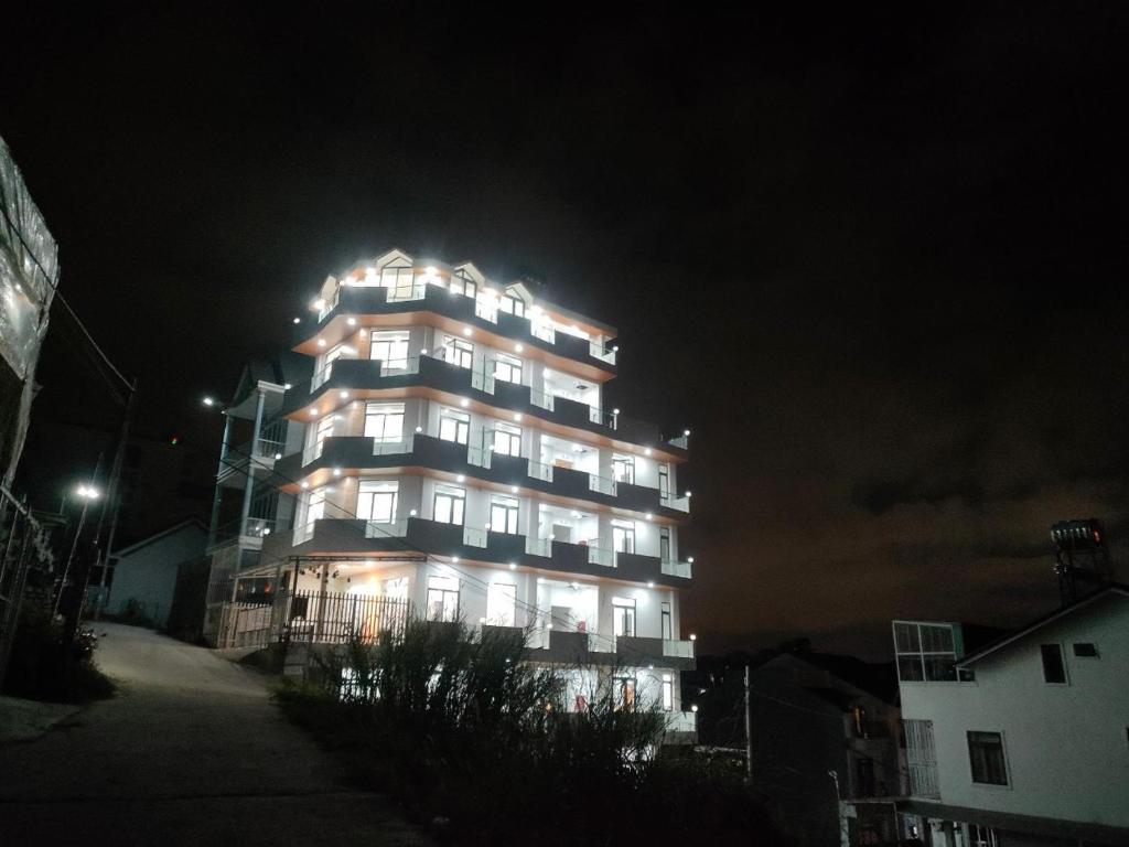 Khách sạn Ánh Sáng – Light House