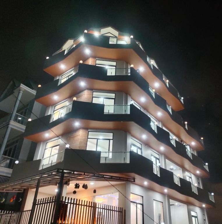 Khách sạn Ánh Sáng – Light House