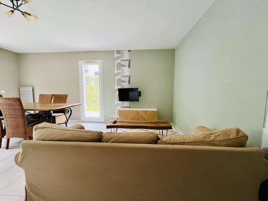 Cambo-les-Bains : Appartement 3 pièces avec parking et animaux acceptés - 3